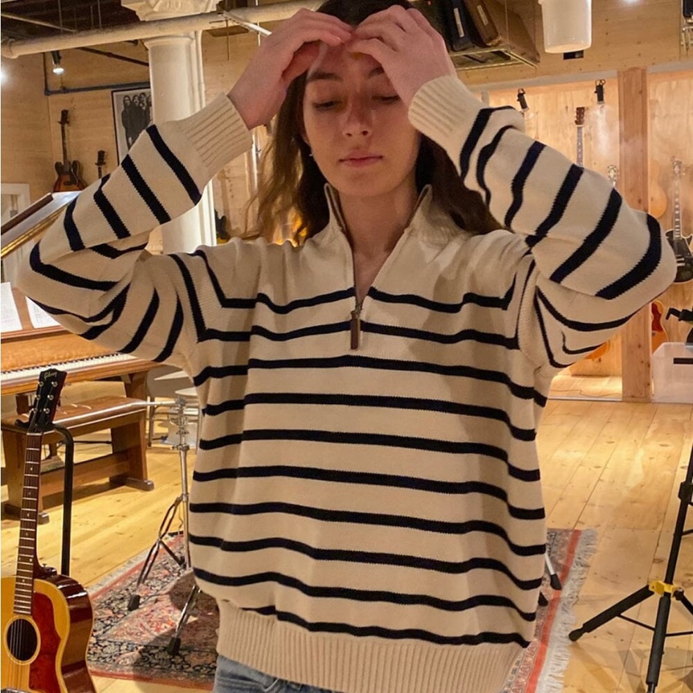 Brandy Melville Aleah sweater